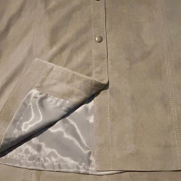 NWT Talbots Suede-Look Snap Front Skirt – Size 2, Retail $249 - Picture 2 of 6